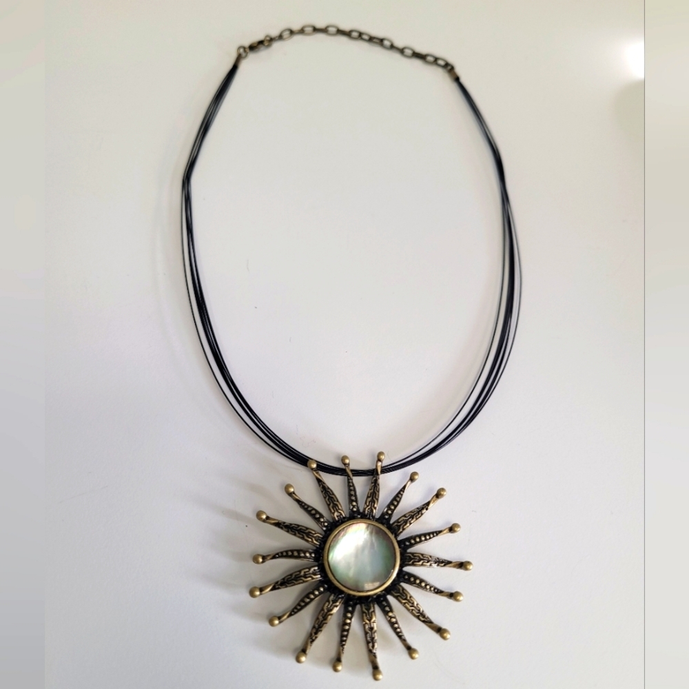 Beautiful Gold Toned Sunbust‎ Necklace